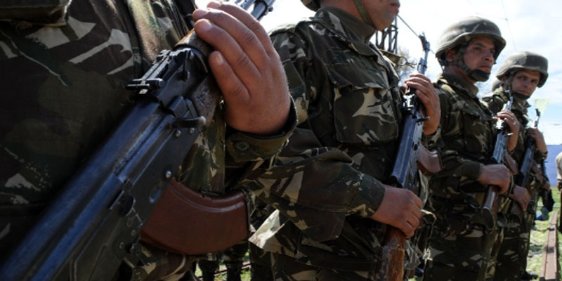 قيادة الجيش الجزائري تهاجم جنرالا دعا العسكريين إلى التدخل لتنفيذ انتقال سياسي